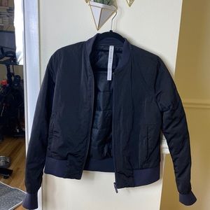 Lululemon Reversible black bomber jacket sz 6 good condition!